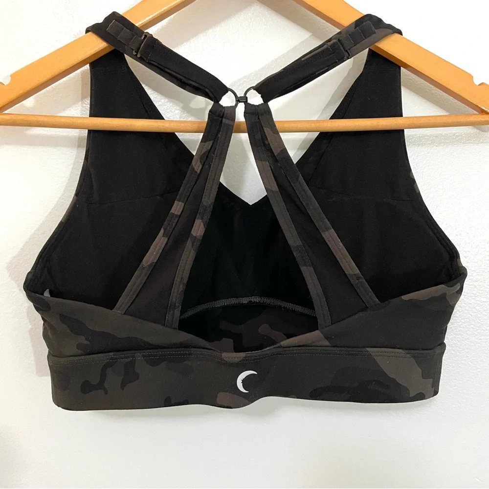 ZYIA Active Forest Camo Adjustable V Mesh Sports Bra Size S